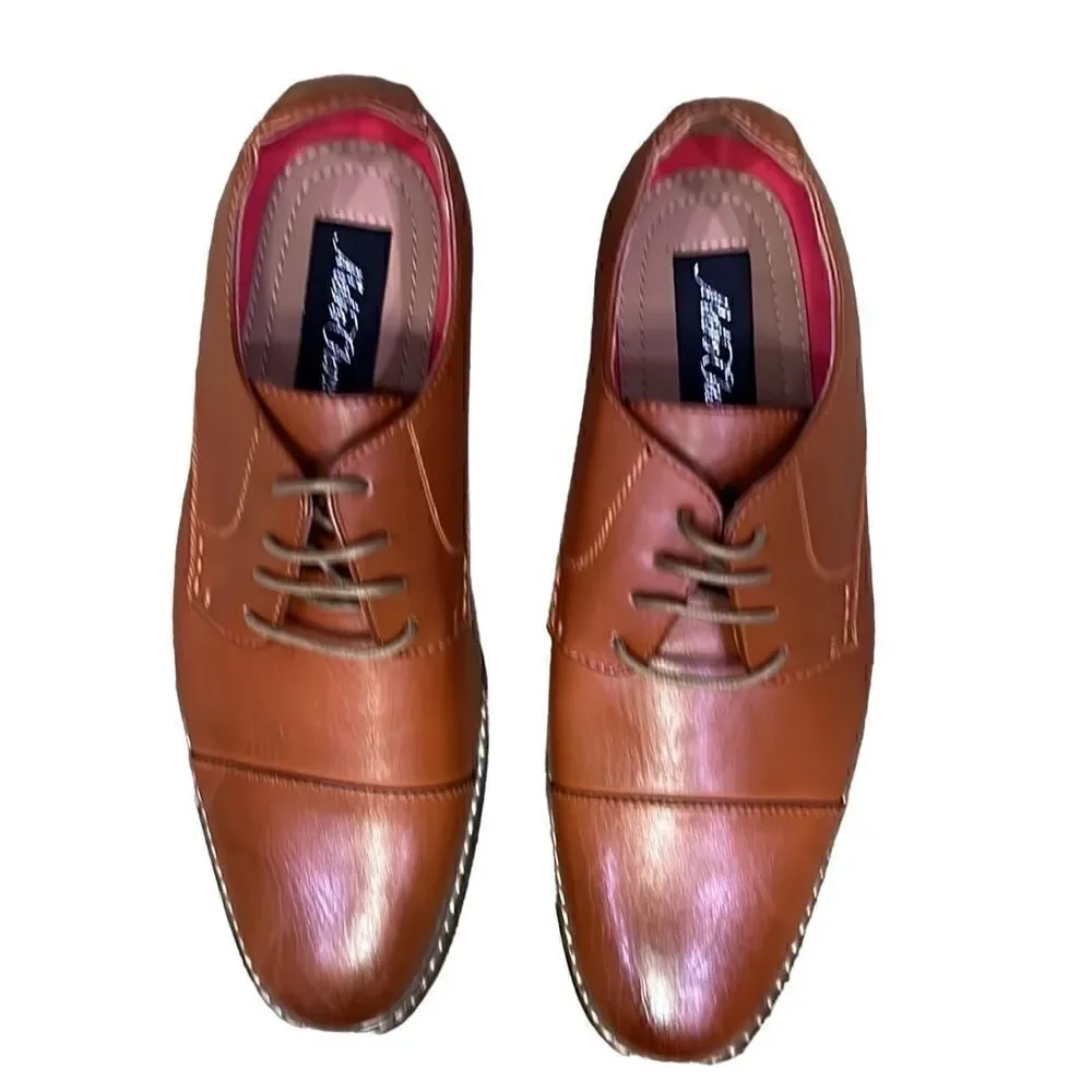 New MetroCharm Men’s 10 Brown Bucks Lace Up Shoes